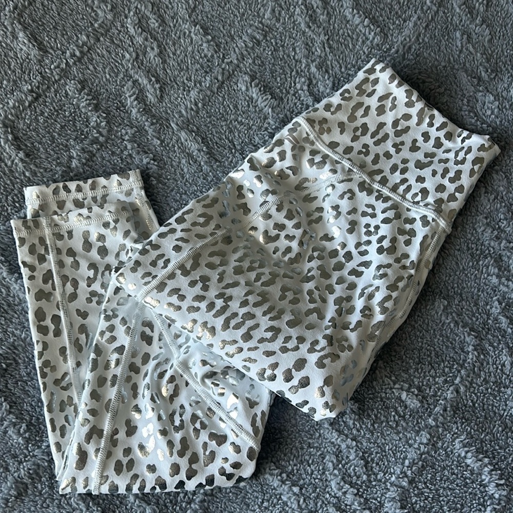 Foiled cheetah leggings